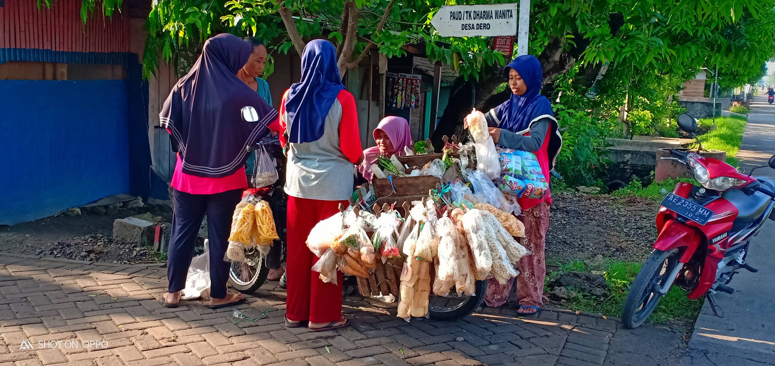 Detail Gambar Pedagang Sayur Keliling Nomer 22