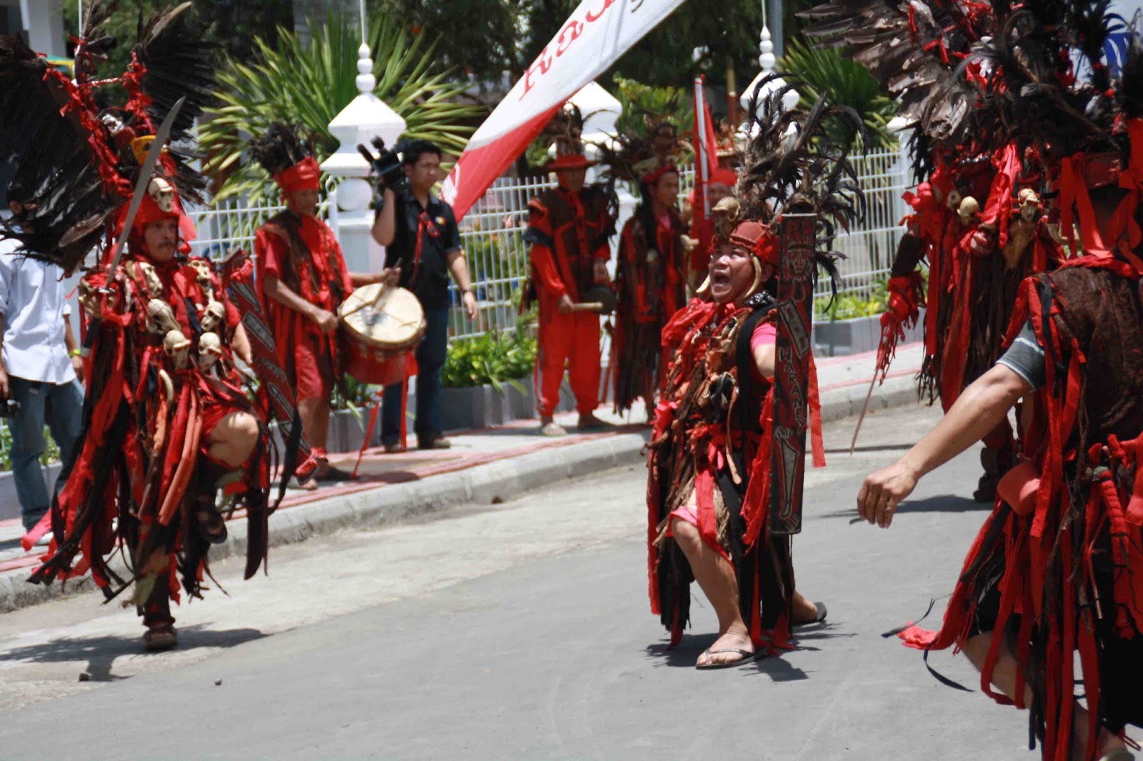 Detail Gambar Pedang Tari Nias Nomer 25