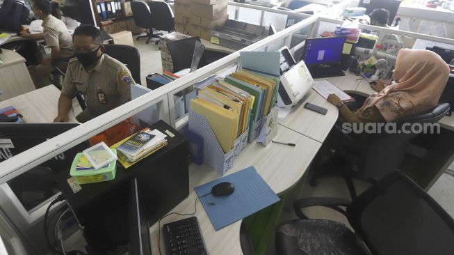 Detail Gambar Pegawai Negeri Sipil Kantor Nomer 22