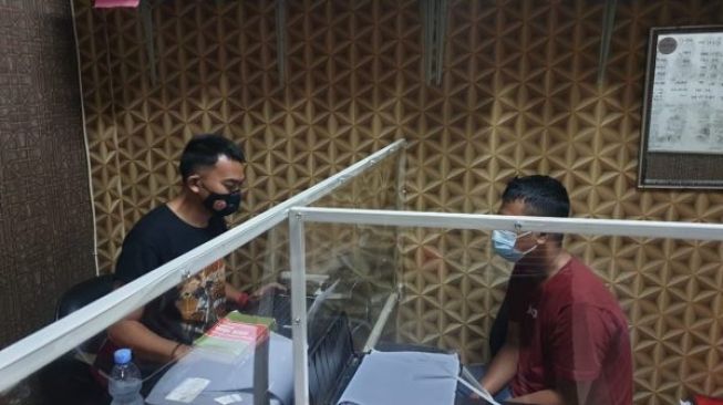 Detail Gambar Pegawai Sendiri Nomer 19