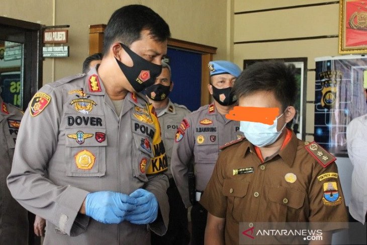 Detail Gambar Pegawai Sendiri Nomer 42