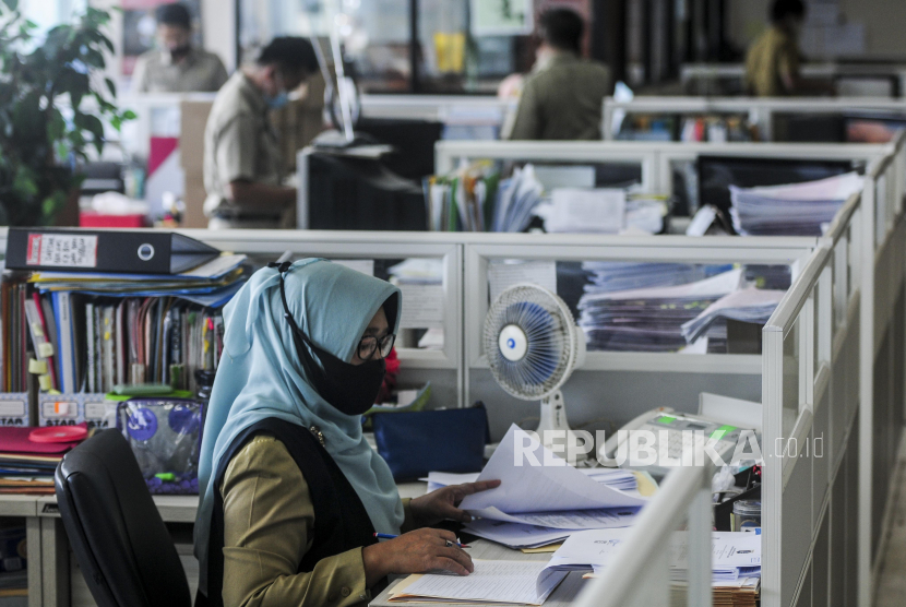 Detail Gambar Pegawai Sendiri Nomer 48