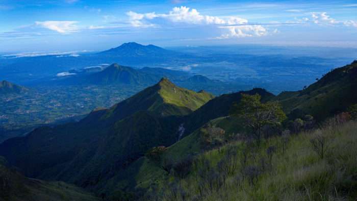 Detail Gambar Pegunungan Di Indonesia Nomer 33