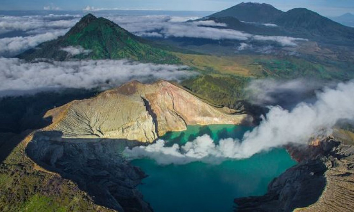 Detail Gambar Pegunungan Di Indonesia Nomer 4