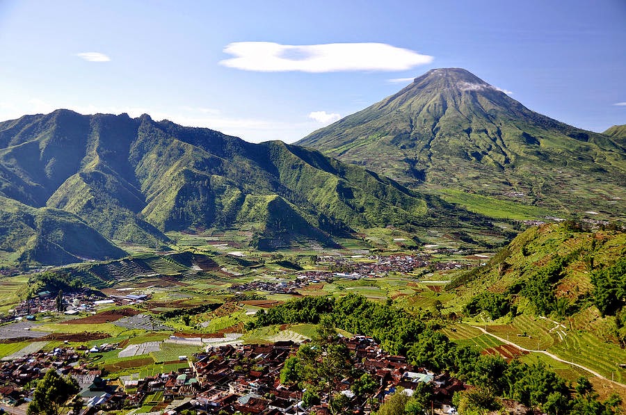 Detail Gambar Pegunungan Di Indonesia Nomer 7