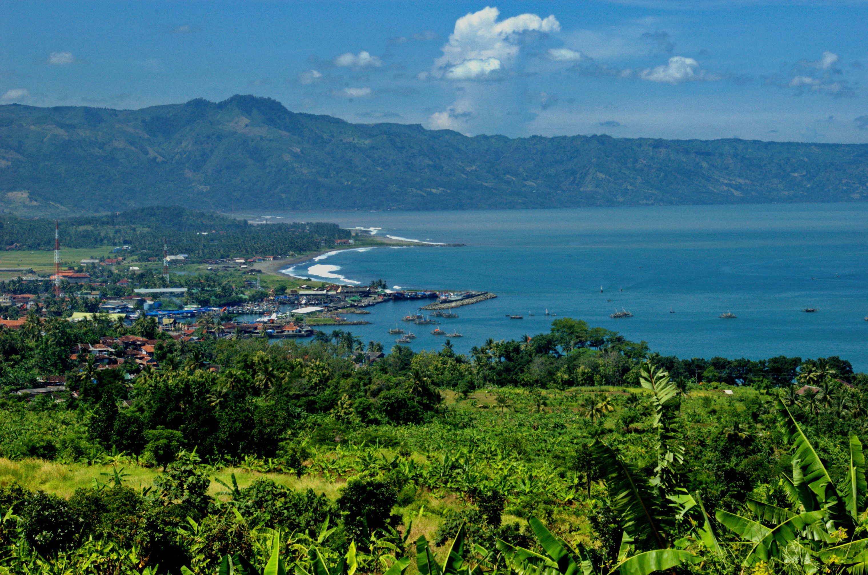 Detail Gambar Pelabuhan Ratu Dari Atas Nomer 7