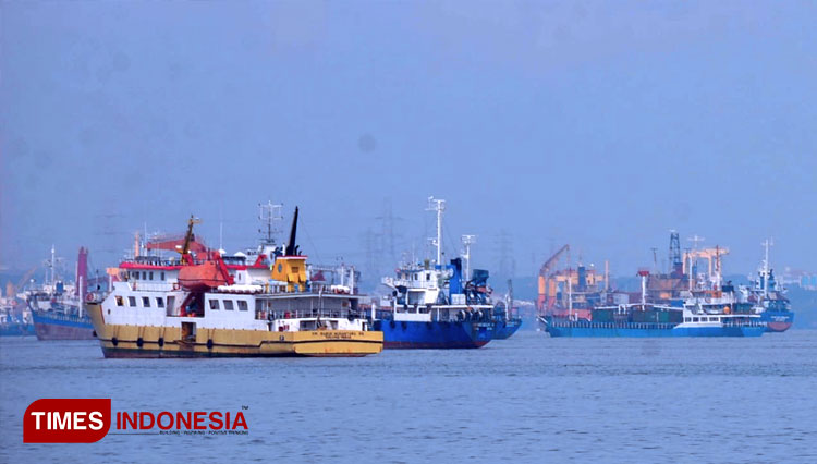 Detail Gambar Pelabuhan Tanjung Perak Nomer 37