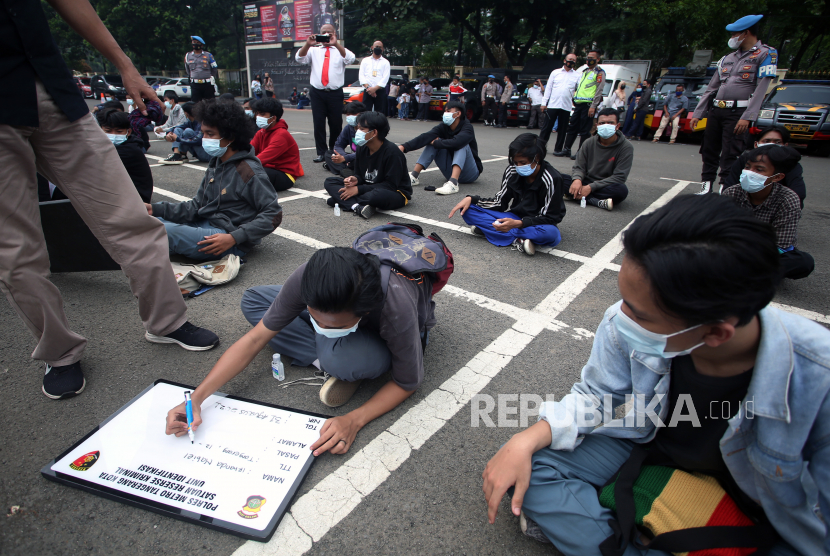 Detail Gambar Pelajar Tawuran Nomer 38