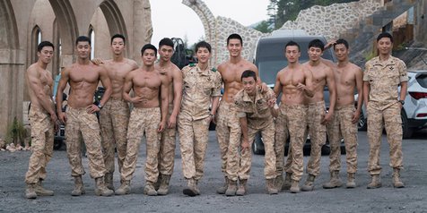 Detail Gambar Pemain Descendants Of The Sun Nomer 24