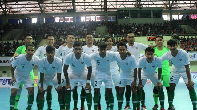 Detail Gambar Pemain Futsal Nomer 42