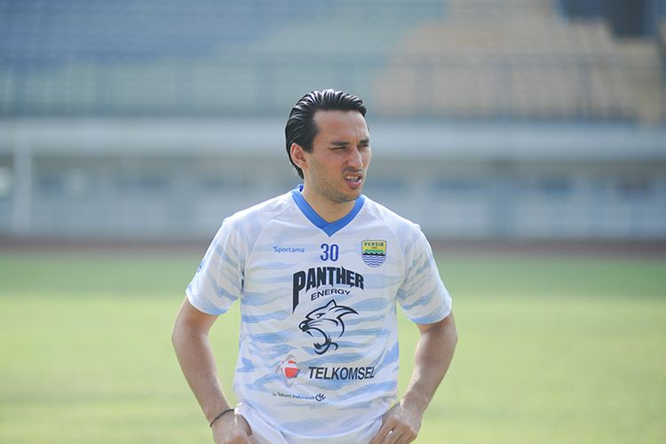 Detail Gambar Pemain Persib Nomer 30