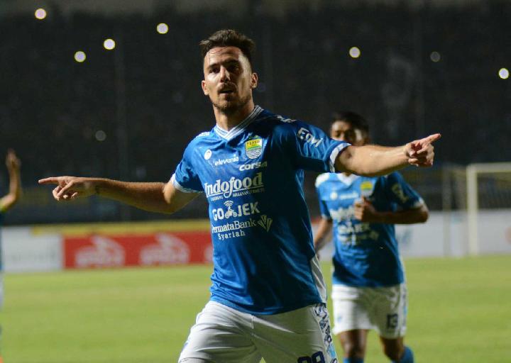 Detail Gambar Pemain Persib Nomer 32