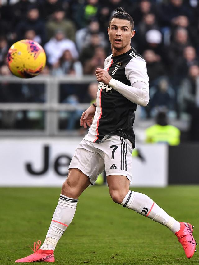 Gambar Pemain Sepak Bola Cristiano Ronaldo - KibrisPDR