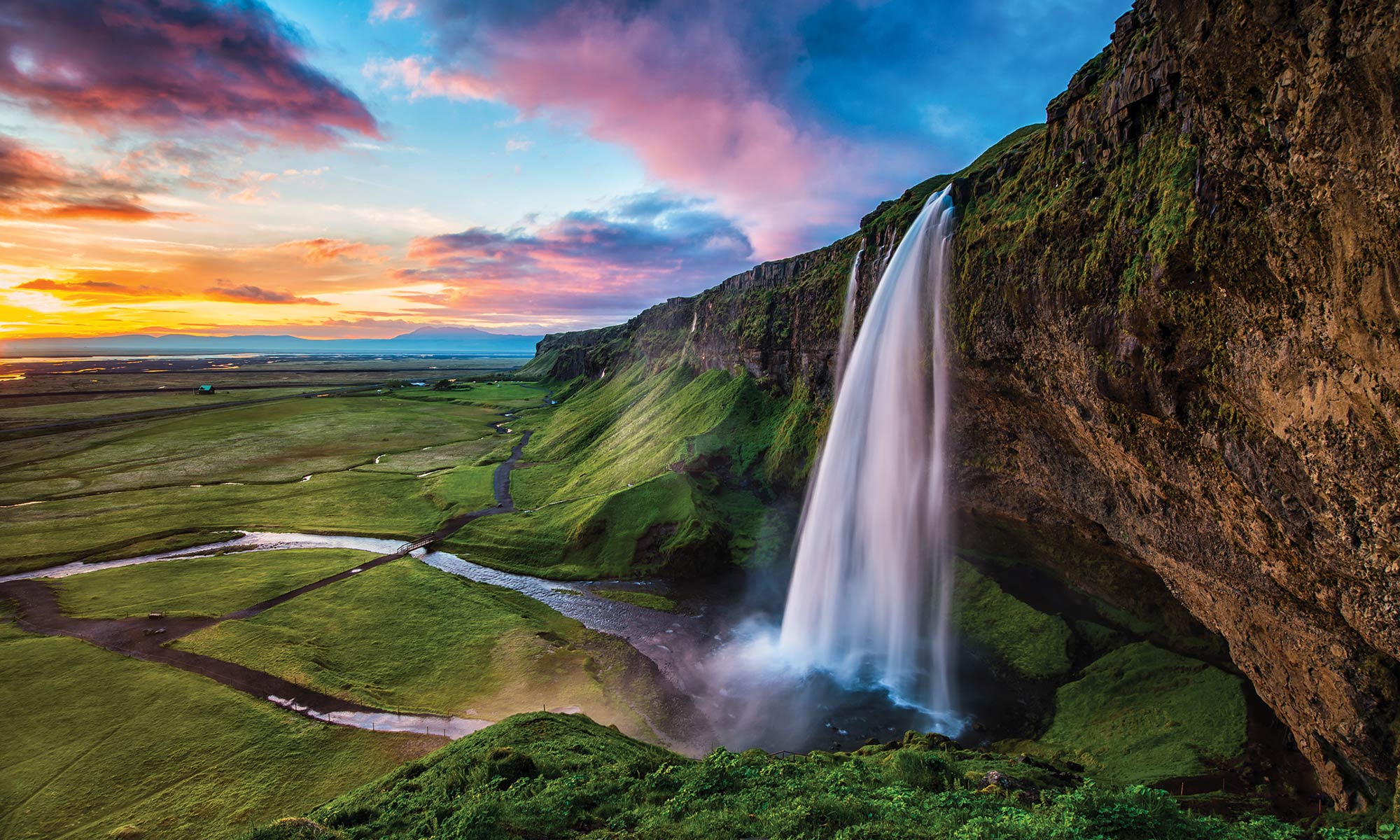 Detail Gambar Pemandangan Alam Air Terjun Nomer 15