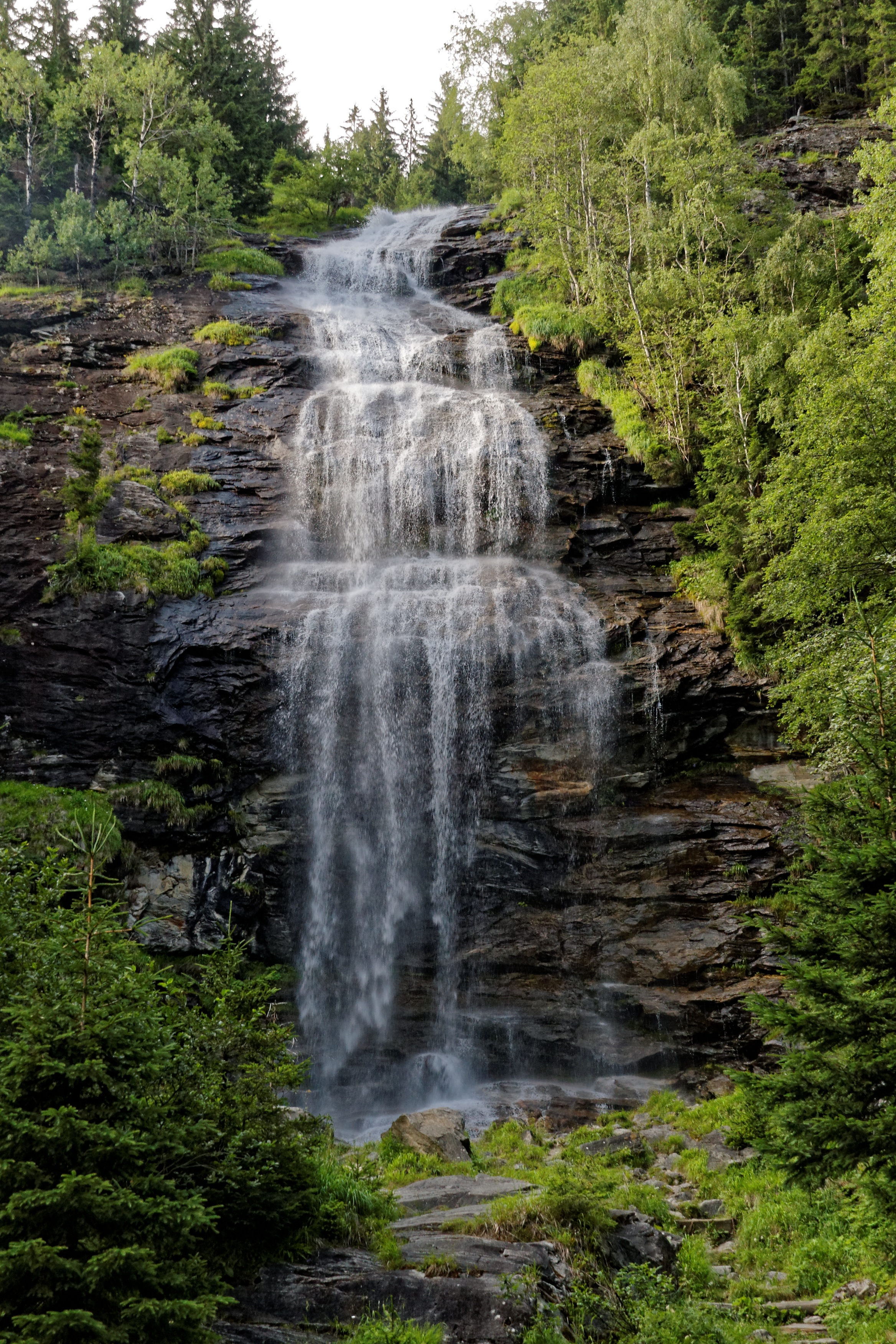 Detail Gambar Pemandangan Alam Air Terjun Nomer 42