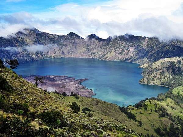 Detail Gambar Pemandangan Alam Terindah Di Indonesia Nomer 36
