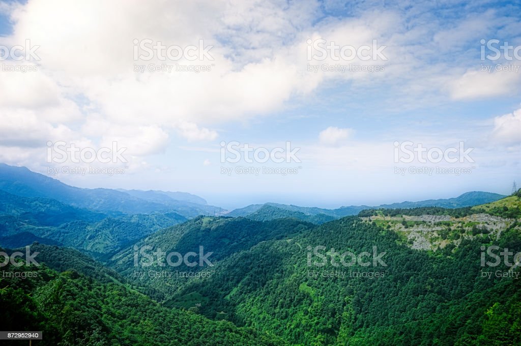 Detail Gambar Pemandangan Awan Dan Gunung Nomer 33