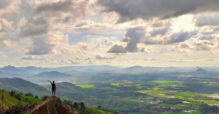 Detail Gambar Pemandangan Bukit Nomer 18