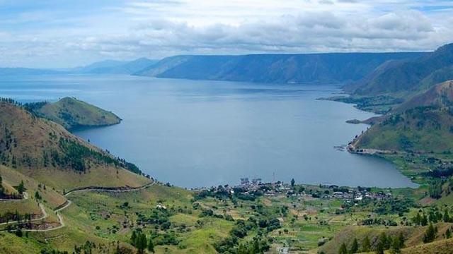 Detail Gambar Pemandangan Danau Toba Nomer 8