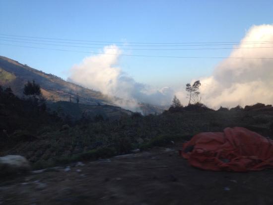 Detail Gambar Pemandangan Di Atas Gunung Nomer 45