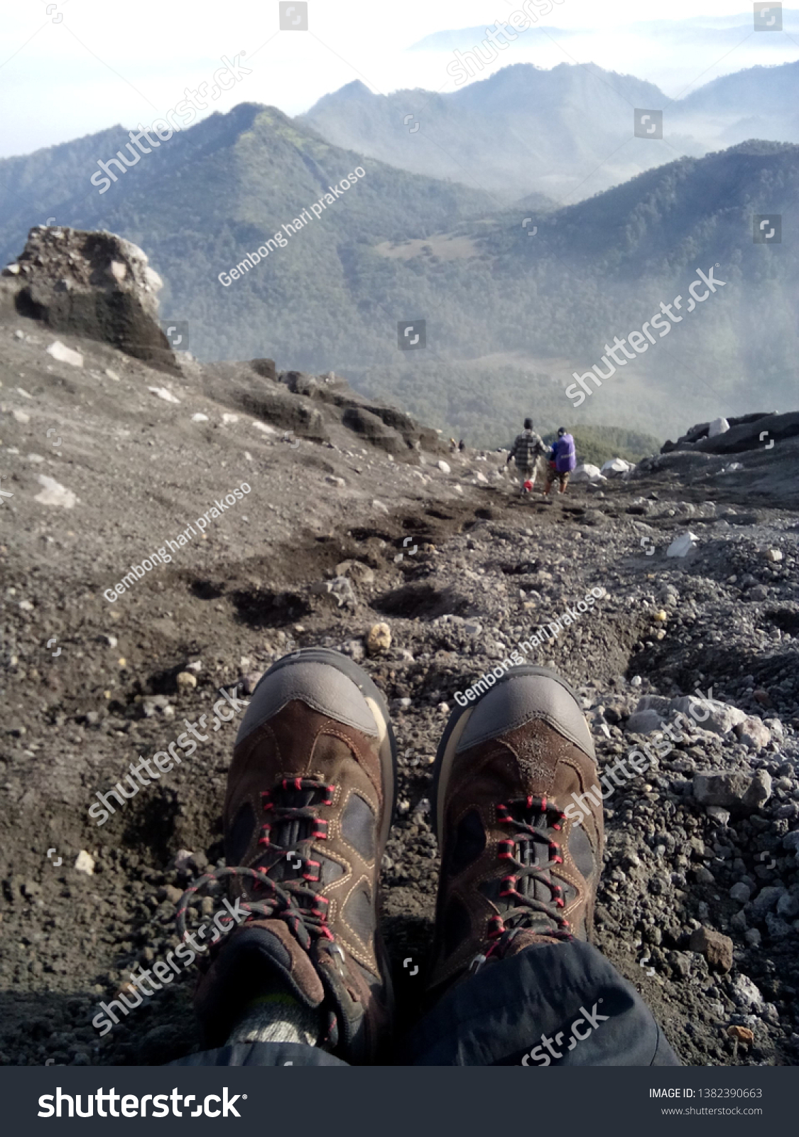 Detail Gambar Pemandangan Di Atas Gunung Nomer 48