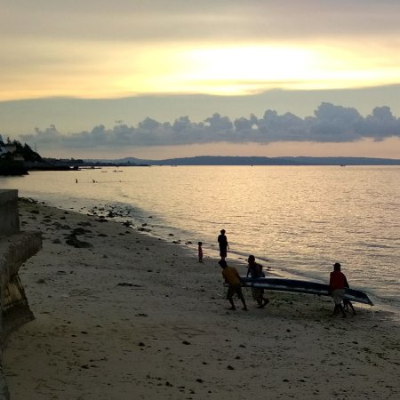 Detail Gambar Pemandangan Di Pinggir Pantai Nomer 53