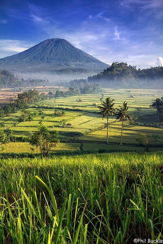Gambar Pemandangan Gunung Agung Bali - KibrisPDR