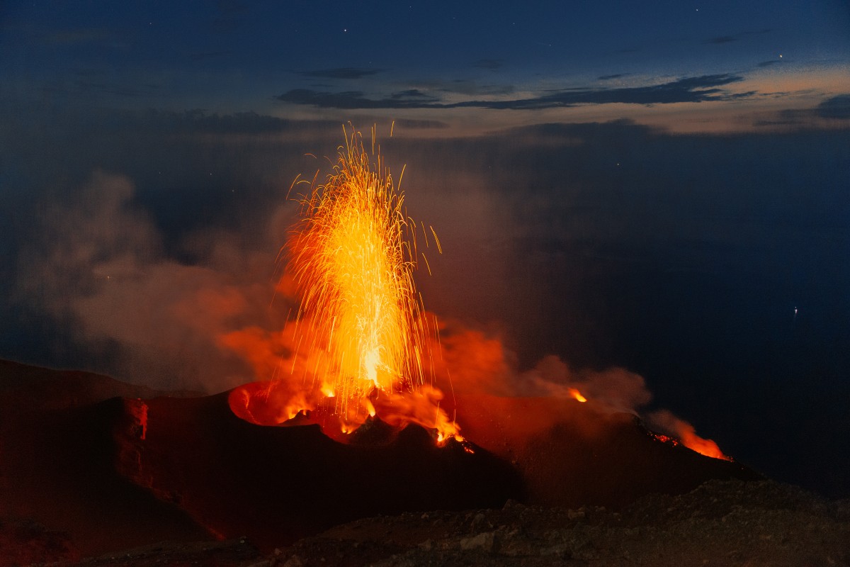 Detail Gambar Pemandangan Gunung Berapi Nomer 40