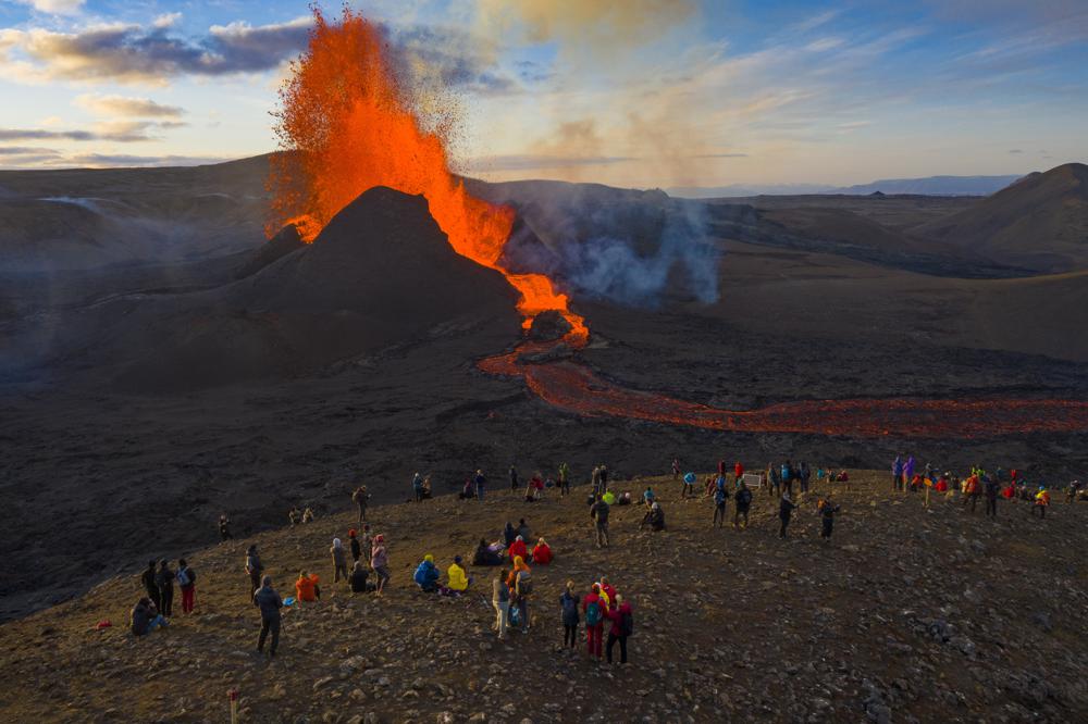 Detail Gambar Pemandangan Gunung Berapi Nomer 45