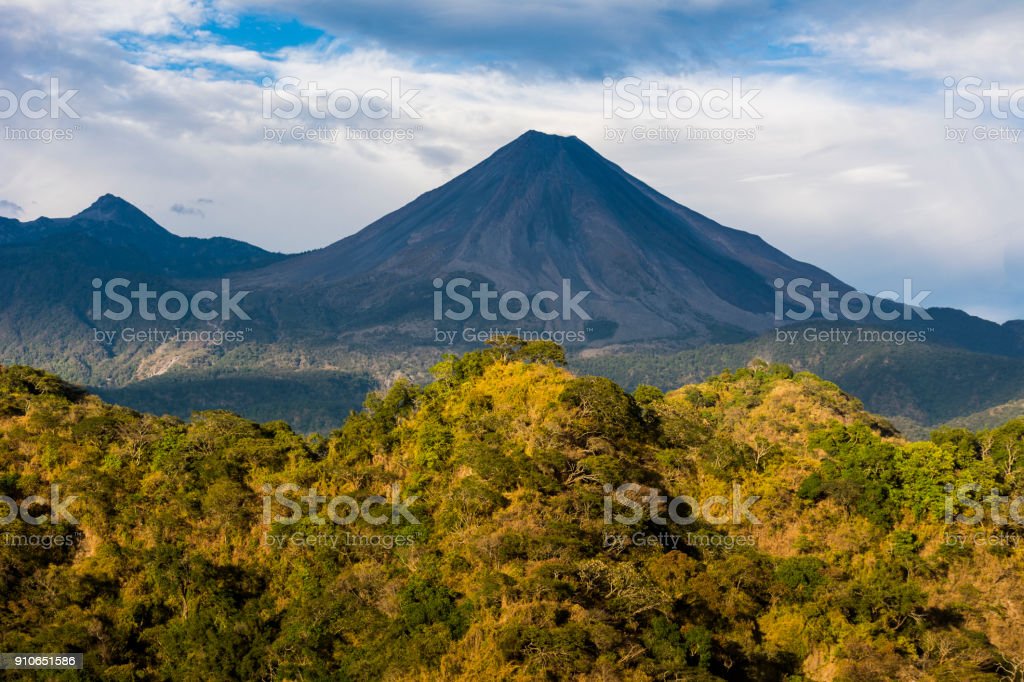 Detail Gambar Pemandangan Gunung Berapi Nomer 46