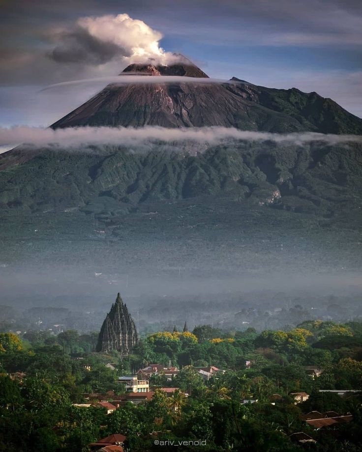 Detail Gambar Pemandangan Gunung Merapi Nomer 4