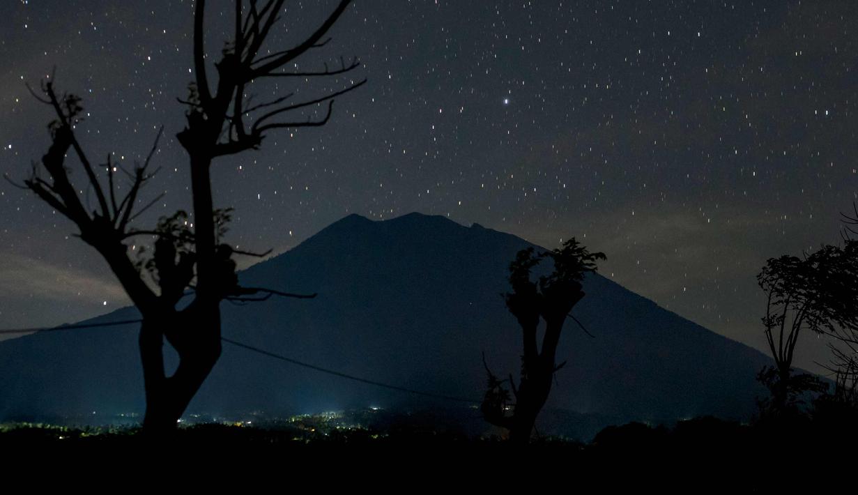 Detail Gambar Pemandangan Indah Malam Hari Nomer 38