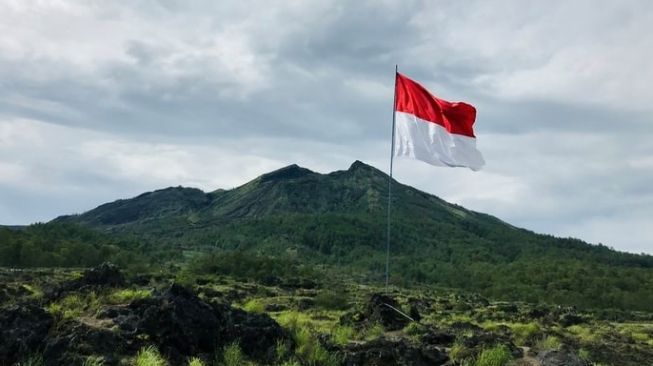 Detail Gambar Pemandangan Indah Merah Putih Indonesia Nomer 16