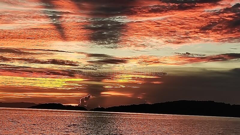 Detail Gambar Pemandangan Laut Sunset Nomer 27