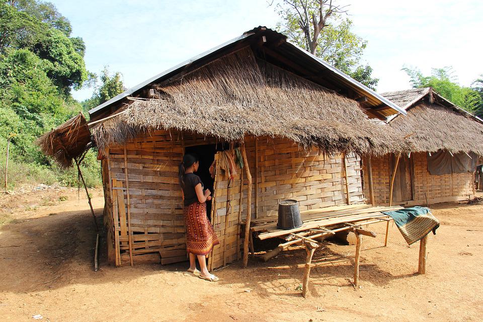 Detail Gambar Pemandangan Rumah Dan Gunung Nomer 27