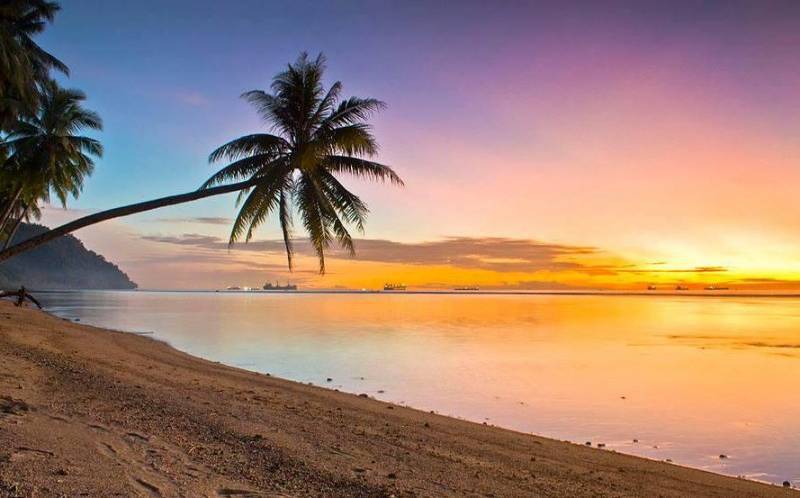 Detail Gambar Pemandangan Senja Di Pantai Nomer 25