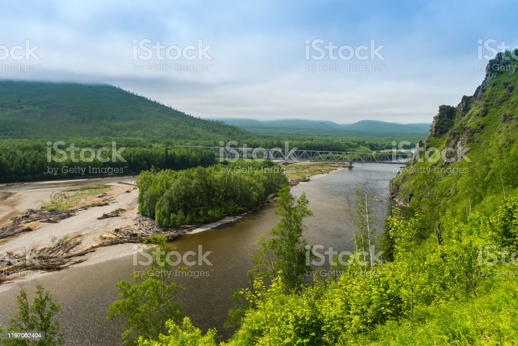 Detail Gambar Pemandangan Sungai Dan Gunung Nomer 49