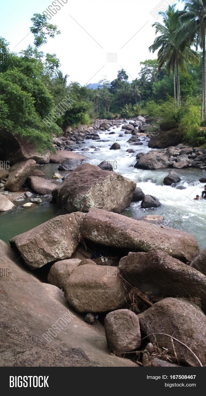 Detail Gambar Pemandangan Sungai Yang Indah Nomer 2