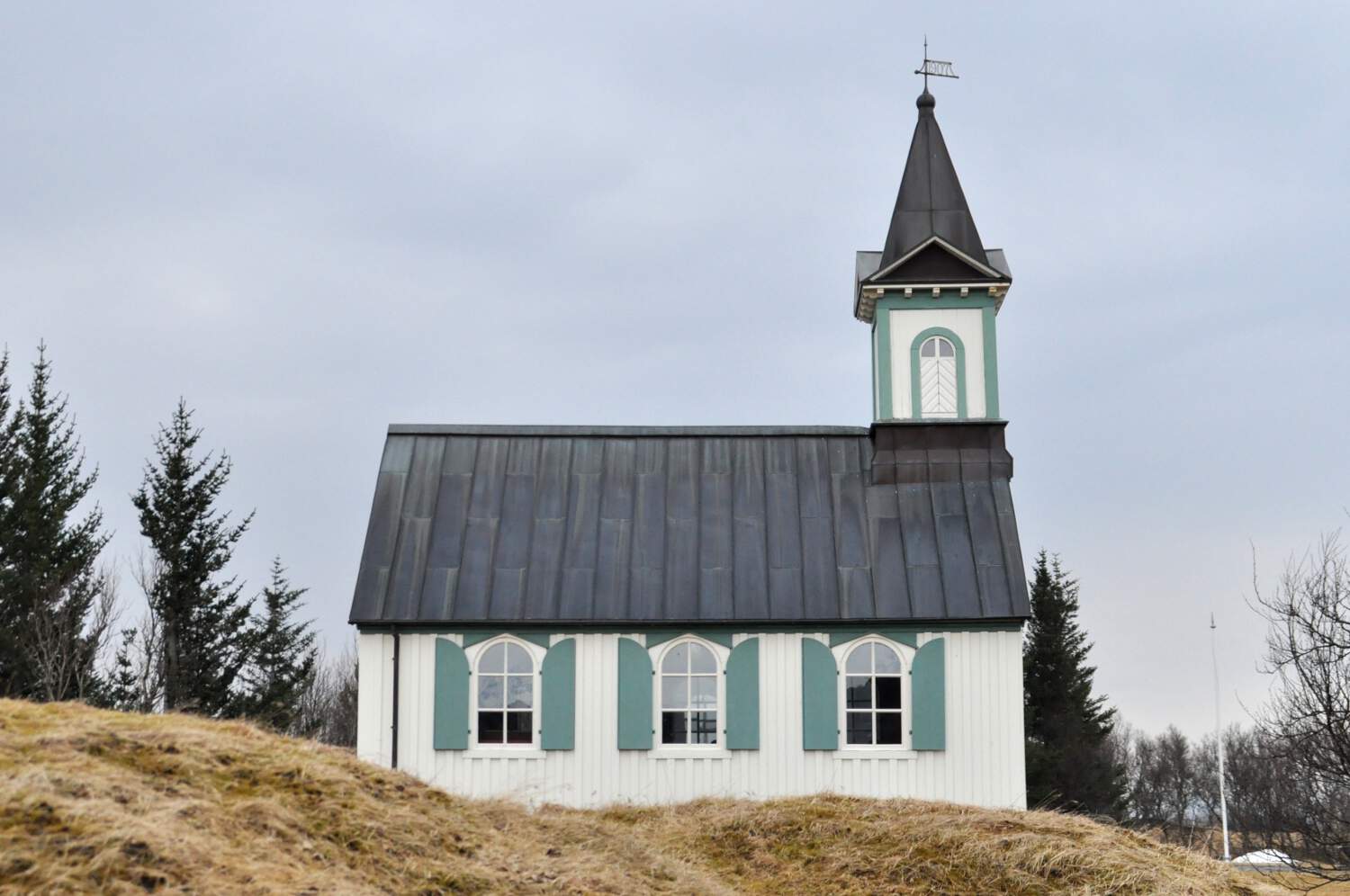 Detail Gambar Pemandangan Taman Gereja Nomer 48