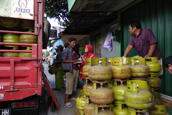 Detail Gambar Pemanfaatan Elpiji 3 Kg Ibu Rumah Tangga Nomer 47