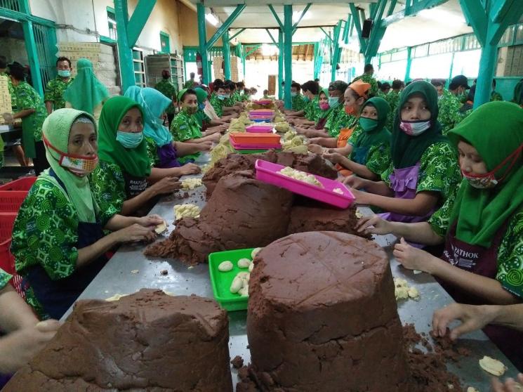 Detail Gambar Pembuatan Bakpia Nomer 29