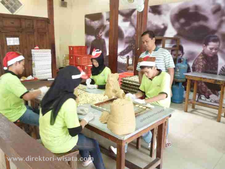 Detail Gambar Pembuatan Bakpia Nomer 32