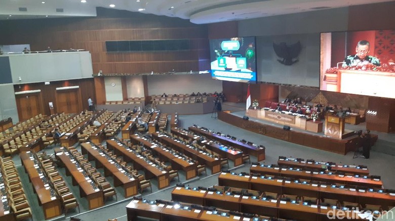 Detail Gambar Pemerintah Pusat Gambar Gedungdpr Nomer 31