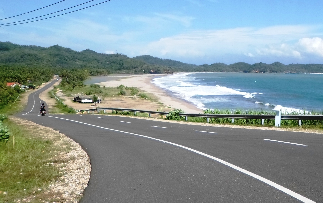 Detail Gambar Pemndangan Di Pinggir Pantai Nomer 49