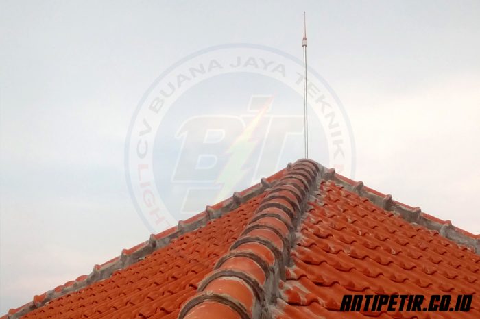 Detail Gambar Penangkal Petir Nomer 21