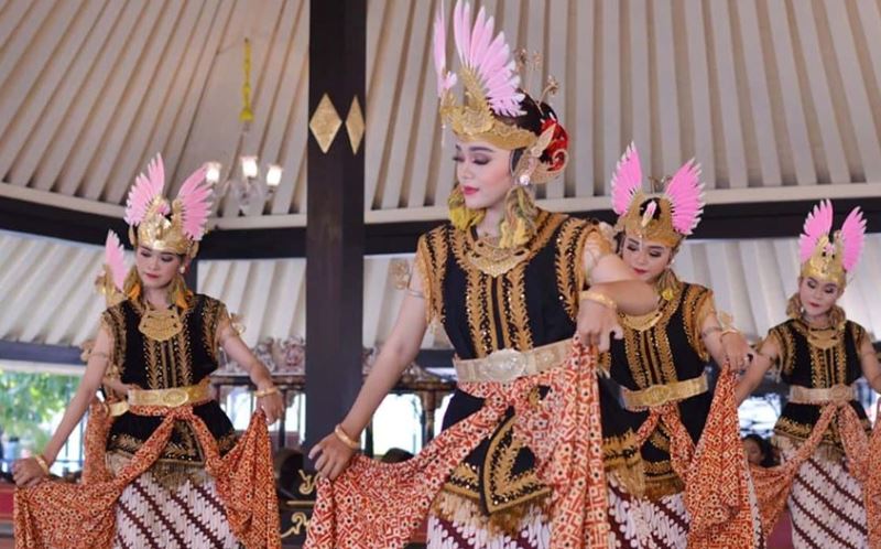 Detail Gambar Penari Tradisional Nomer 19