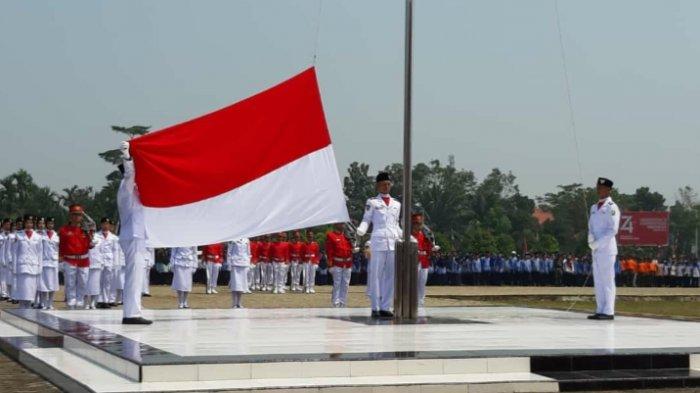 Detail Gambar Pengibaran Bendera Merah Putih Nomer 32