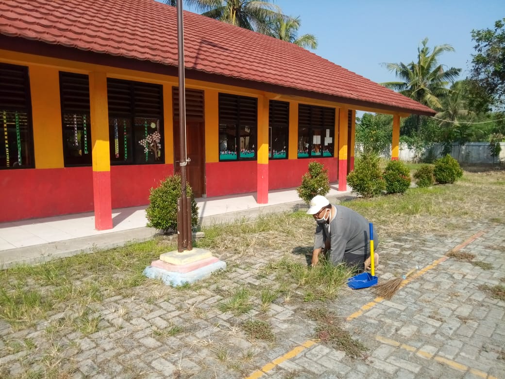 Detail Gambar Penjaga Sekolah Nomer 16