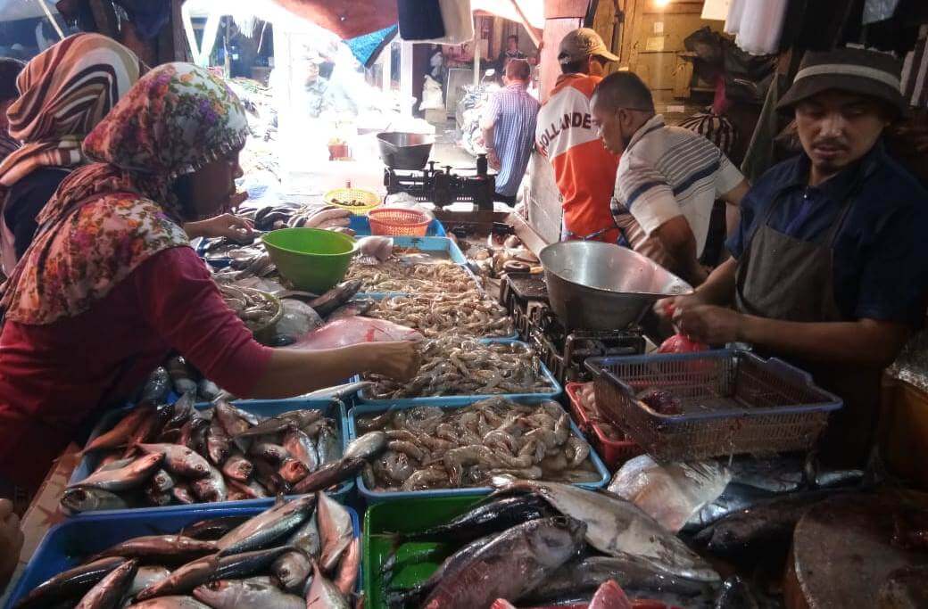 Detail Gambar Penjual Ikan Nomer 17