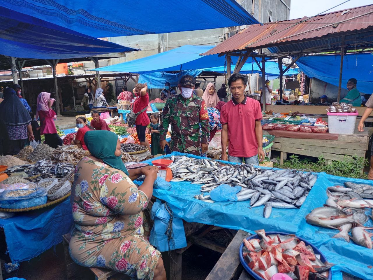 Detail Gambar Penjual Ikan Nomer 10